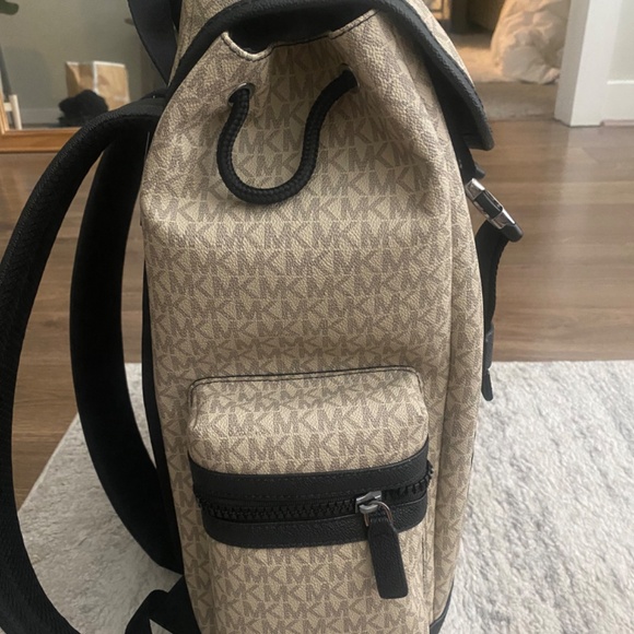 Michael Kors backpack - Picture 3 of 4